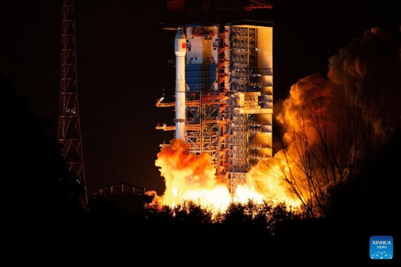 Η Κίνα εκτοξεύει νέο δορυφόρο δοκιμών τεχνολογίας επικοινωνιών