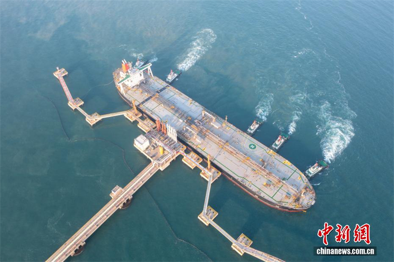 Η πρώτη ημέρα του κλεισίματος των τελωνείων Χαϊνάν: τα πρώτα «μηδενικού δασμού» πετροχημικά υλικά και ακατέργαστα συμπληρωματικά υλικά φτάνουν στο Γιανγκπού