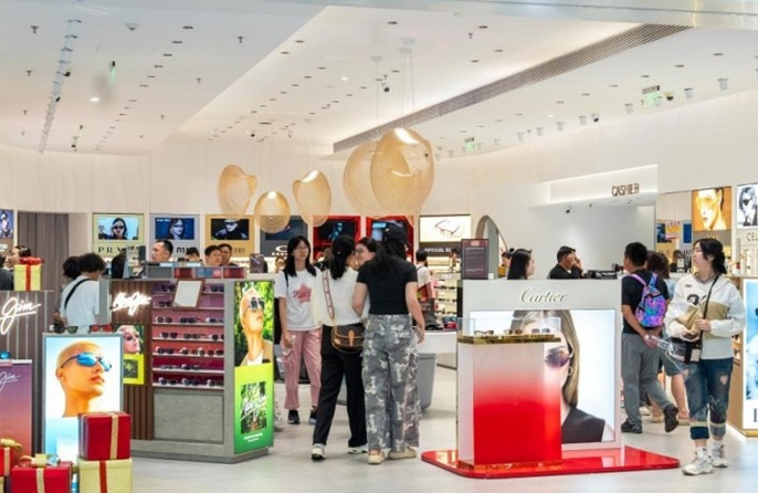 Οι πωλήσεις αφορολόγητων ειδών στο Λιμάνι Ελεύθερου Εμπορίου της επαρχίας Χαϊνάν ανήλθαν σε 1,1 δισεκατομμύρια γιουάν κατά την πρώτη εβδομάδα των ειδικών τελωνειακών διαδικασιών