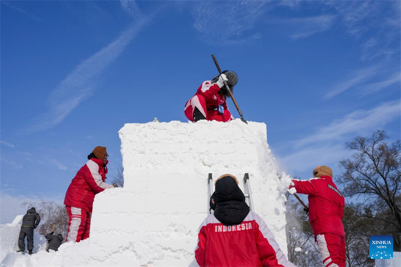 Ξεκίνησε ο 28ος διεθνής διαγωνισμός γλυπτικής χιονιού της πόλης Χαρμπίν