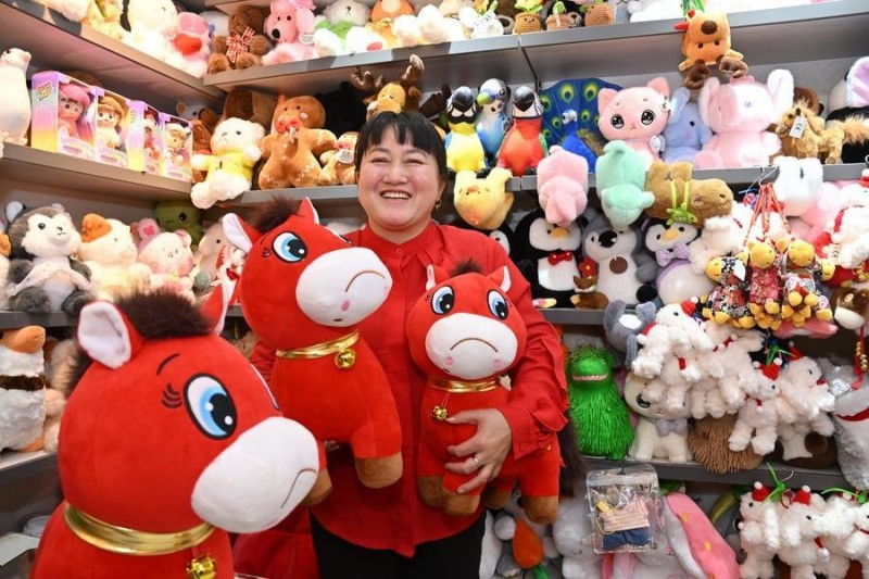 Λούτρινα αλογάκια με λάθος ραφή γίνονται viral στο Κινεζικό Διαδίκτυο