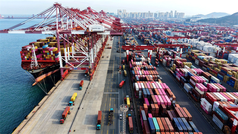 Ο τερματικός σταθμός εξαγωγών του λιμένα Σανντόνγκ στο Τσινγκντάο, επαρχία Σανντόνγκ, 1η Ιανουαρίου 2026.