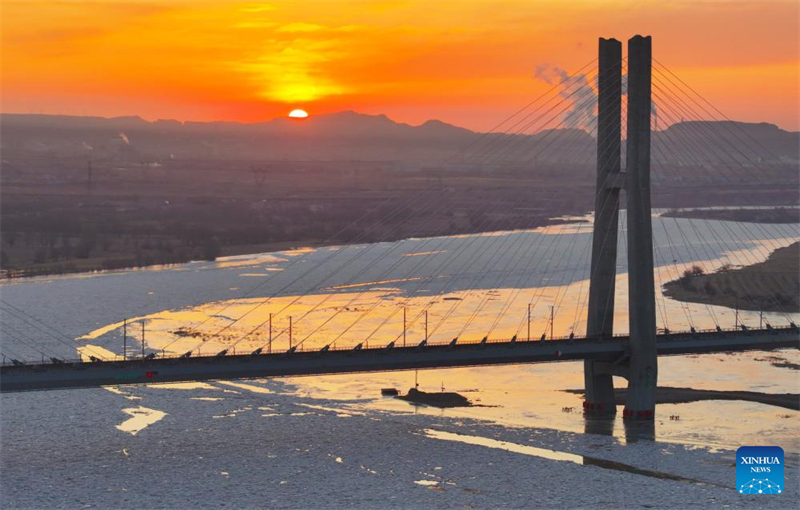 Το τοπίο του παγωμένου Κίτρινου Ποταμού εν μέσω ψυχρού κύματος