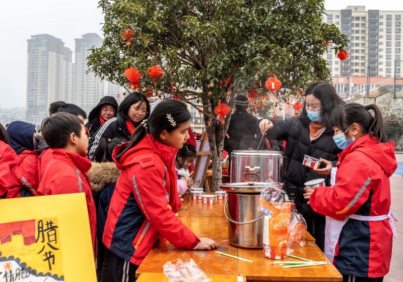 Διάφορες εκδηλώσεις πραγματοποιήθηκαν σε όλη την Κίνα για να υποδεχθούν την επερχόμενη Γιορτή Λάμπα