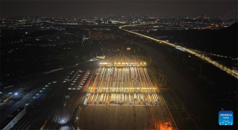 Τα τρένα υψηλής ταχύτητας σε όλη την Κίνα ετοιμάζονται για την επερχόμενη μαζική μετακίνηση ταξιδιωτών του Φεστιβάλ της Άνοιξης