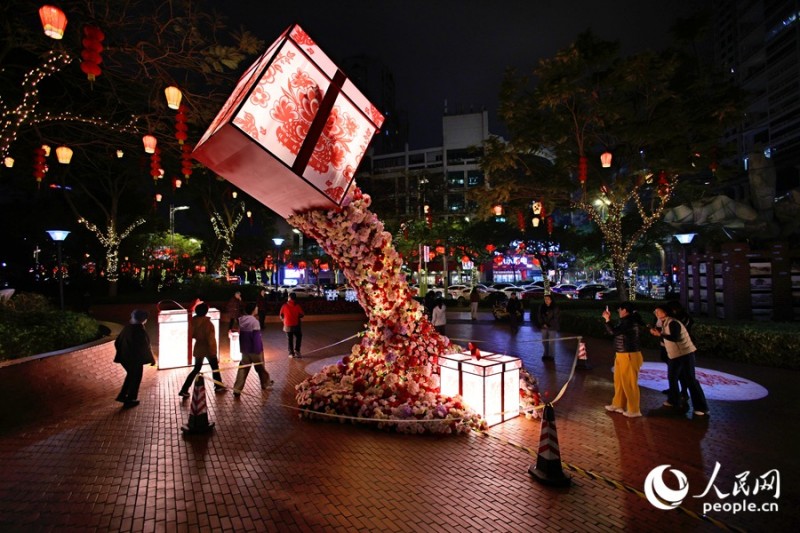 Σιαμέν: Εορταστικές διακοσμήσεις προαναγγέλλουν το Έτος του Αλόγου στην πόλη