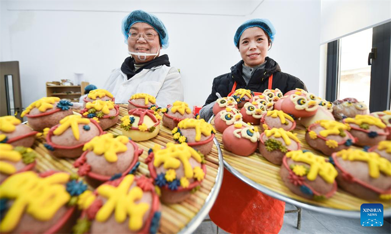 Προετοιμασίες για το Φεστιβάλ της Άνοιξης σε εξέλιξη σε όλη την Κίνα