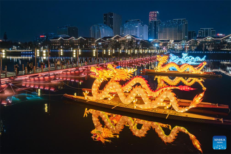 Διάφορες εορταστικές εκδηλώσεις διοργανώνονται σε όλη την Κίνα για τον εορτασμό του επερχόμενου Κινεζικού Νέου Έτους