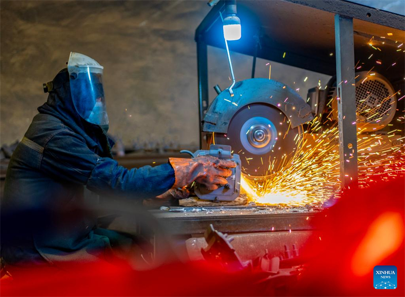 Η παραγωγή ξαναρχίζει μετά τις διακοπές του Φεστιβάλ της Άνοιξης σε όλη την Κίνα