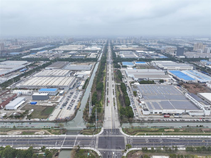 Μικρή πόλη συγκεντρώνει πάνω από 560 γερμανικές επιχειρήσεις με νέα ύψη επενδύσεων