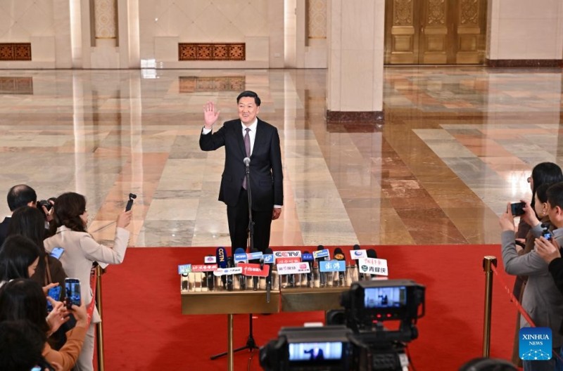 Οι υπουργοί δίνουν συνεντεύξεις μετά τη 2η ολομέλεια της 4ης συνόδου του 14ου NPC