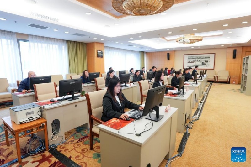 Κινέζοι νομοθέτες υποβάλλουν 226 προτάσεις στην ετήσια νομοθετική σύνοδο