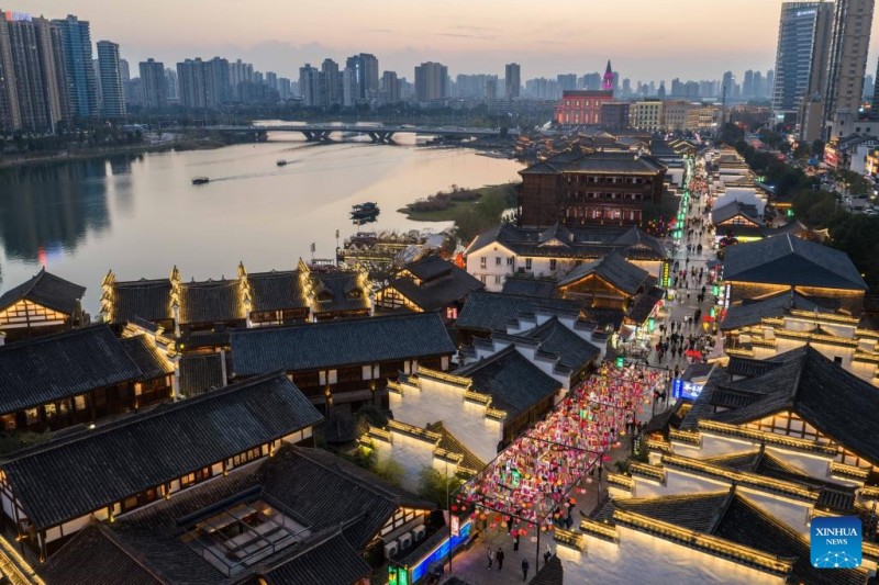 Άποψη της πόλης Τσανγκντέ, στην επαρχία Χουνάν της Κίνας