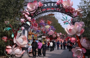 Εκθέσεις με θέμα την άνοιξη και τα πολιτιστικά προϊόντα τονώνουν την οικονομία στο Πεκίνο