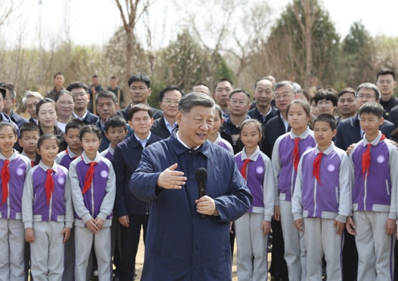 Ο Σι Τζινπίνγκ προτρέπει κινητοποίηση ολόκληρης της κοινωνίας σε προσπάθειες δενδροφύτευσης