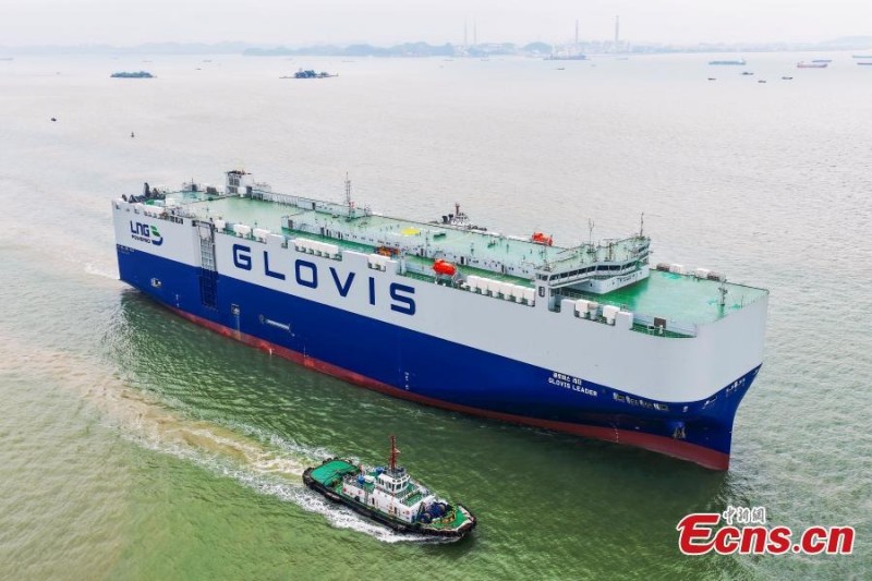 Το πρώτο στον κόσμο πλοίο μεταφοράς 10.800 οχημάτων ξεκινά για δοκιμαστικές πλόες