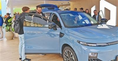 «Ένα κύμα επισκέψεων στην Κίνα» ή «η ανέγερση υψηλών φραγμών» – ποιο αντιπροσωπεύει καλύτερα την Ευρώπη;