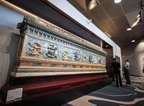 Έκθεση άυλης πολιτιστικής κληρονομιάς ανοίγει τις πύλες της στους επισκέπτες κατά τη διάρκεια του Θερινού Νταβός στο Νταλιέν της Κίνας