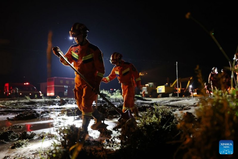 Επιχειρήσεις διάσωσης σε εξέλιξη μετά από αιφνίδια πλημμύρα στην επαρχία Γκανσού της βορειοδυτικής Κίνας