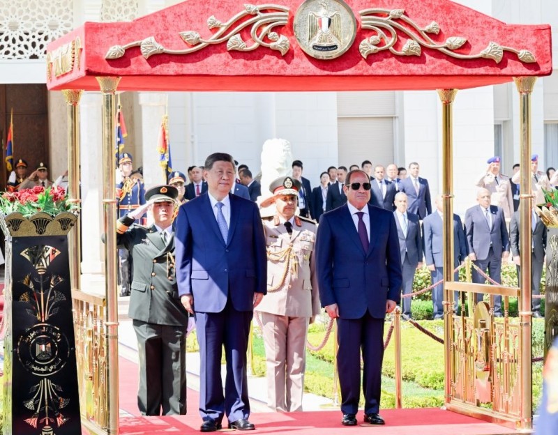 Ο Σι Τζινπίνγκ καλεί Κίνα και Αίγυπτο να ενισχύσουν την αμοιβαία στήριξη και να εμβαθύνουν τη συνεργασία