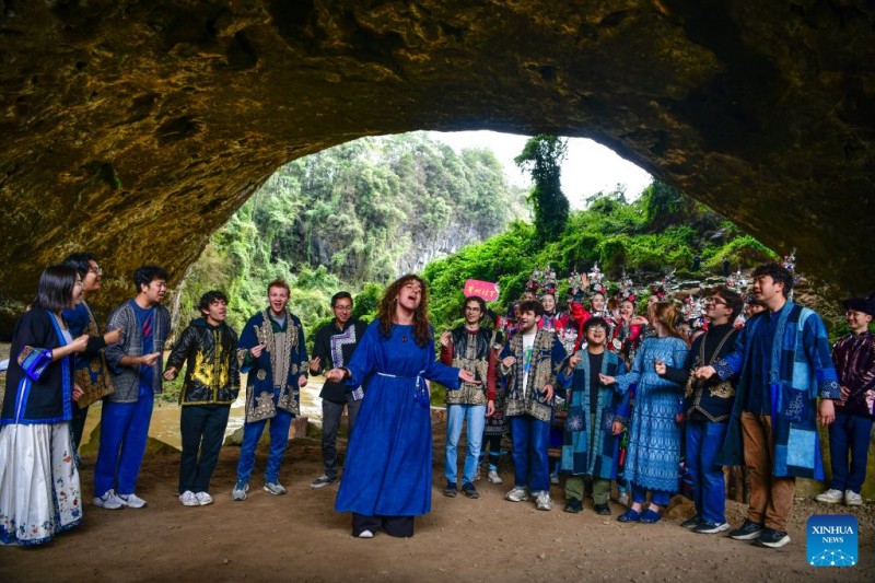 Συγκινητικές στιγμές από τις διαπροσωπικές ανταλλαγές μεταξύ Κίνας και ΗΠΑ