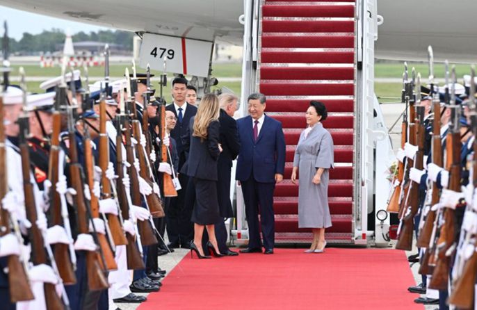 Ο πρόεδρος Σι Τζινπίνγκ έφτασε στην Ουάσιγκτον για κρατική επίσκεψη στις ΗΠΑ